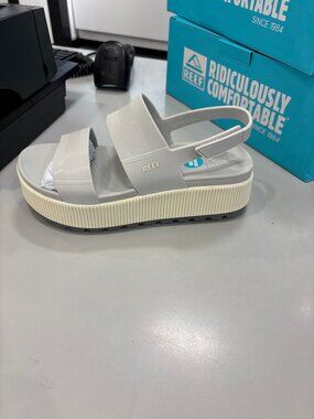 REEF Vista Higher Platform Sandals Gray Neutral Sz 10 Chunky Bold Y2K Beachy